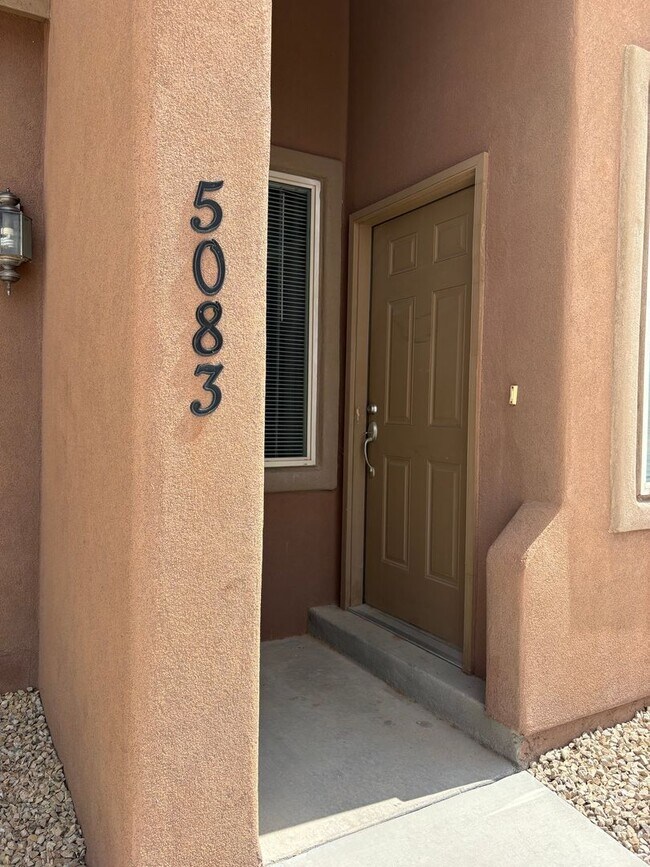 Building Photo - Charming 3 bedroom/2 bathroom Home located in Las Cruces !