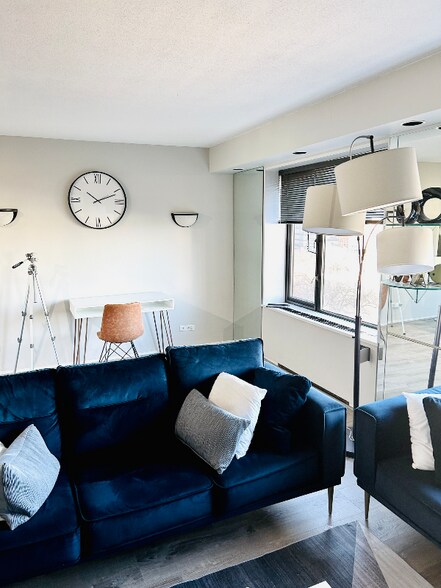 Building Photo - 15 S 1st St