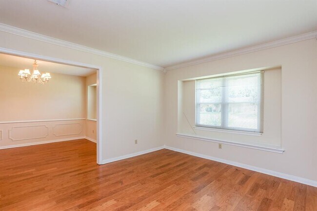 Building Photo - 8215 Wimbledon Ln