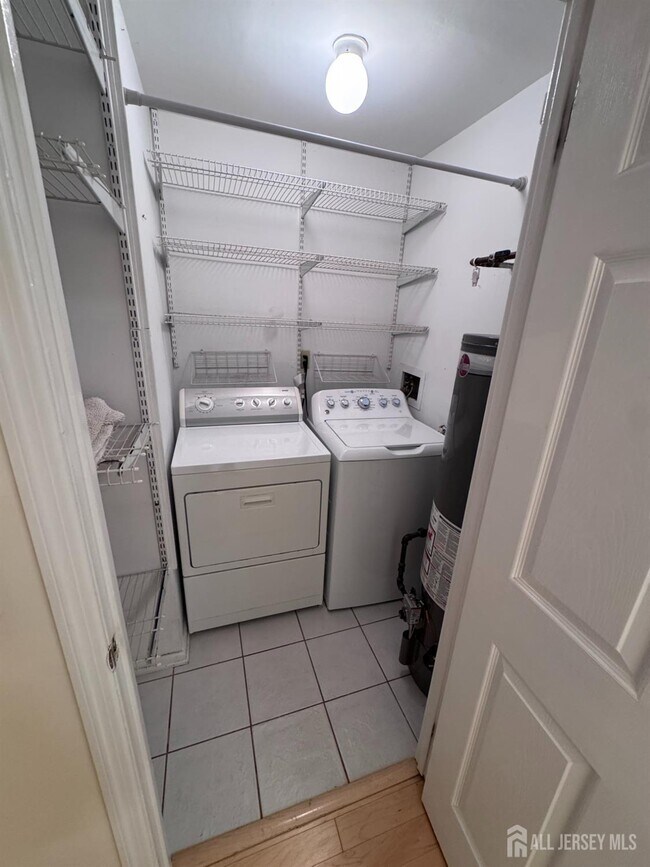 Building Photo - 1706 Pebble Pl