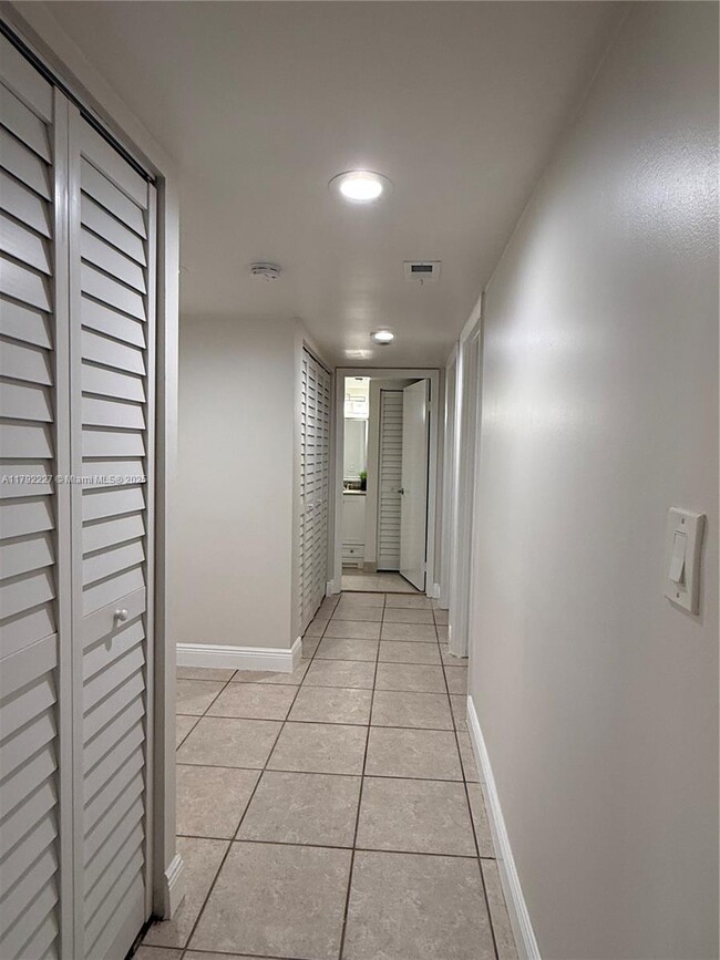 Building Photo - 8819 SW 130th Pl