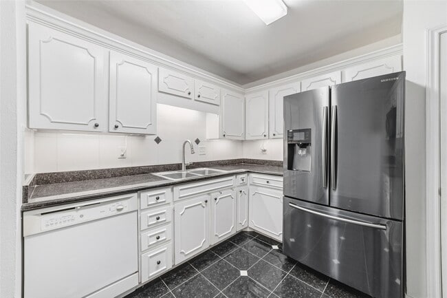 Building Photo - 5050 Ambassador Way