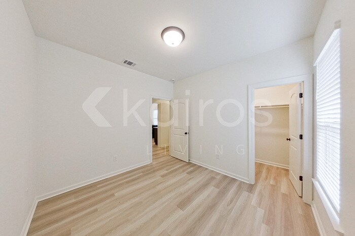 Building Photo - 101 Salvat Dr