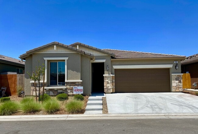 Primary Photo - $2,650 Leonard & Barstow, 4 Beds - Lindsay...