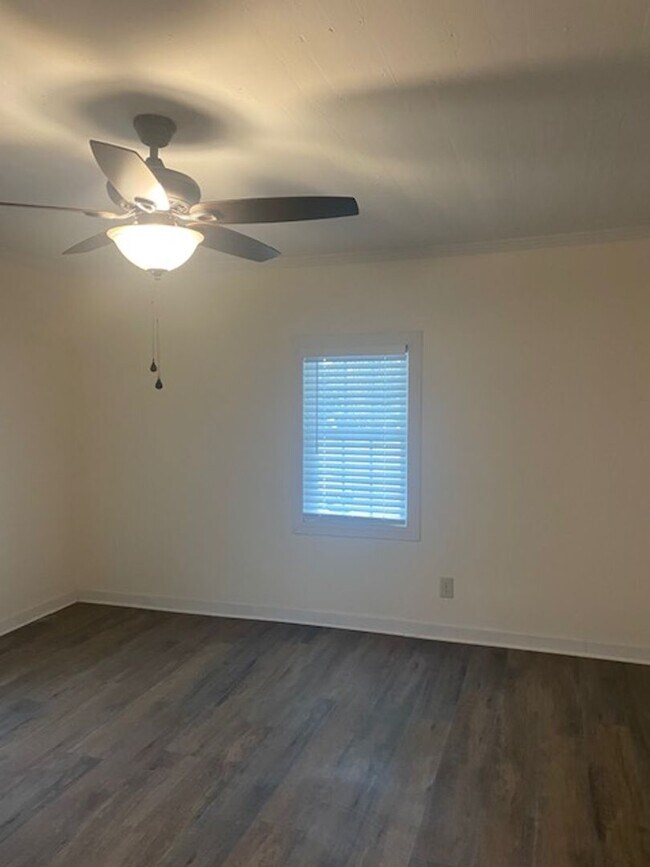 Building Photo - Single Family Home on MLK Jr