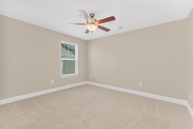 Building Photo - 7068 Shooting Star Way