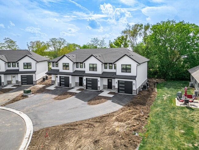 Building Photo - 11532 Willowbrook Rd