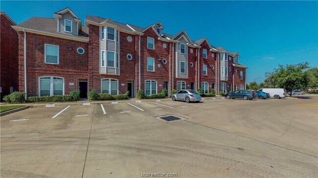 Building Photo - 305 Holleman Dr E