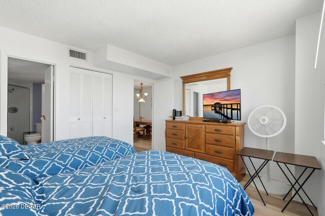 Building Photo - 925 N Halifax Ave