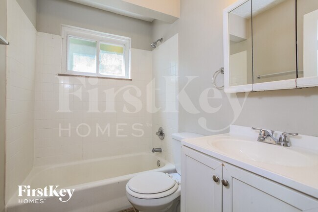 Building Photo - 1183 Toluca Ct