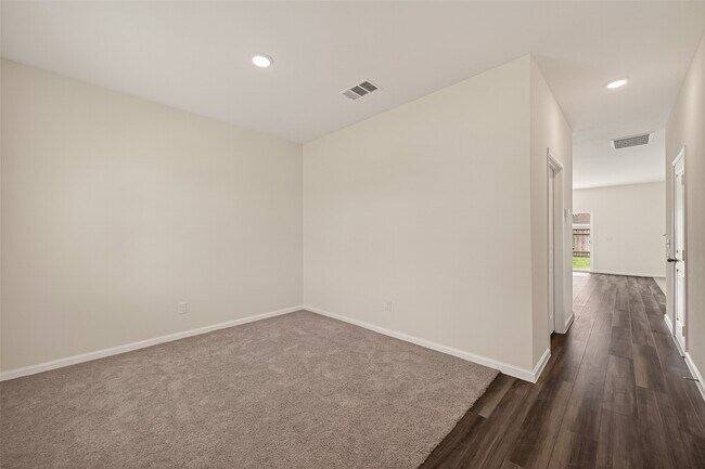 Building Photo - 31247 Williams Lndg St