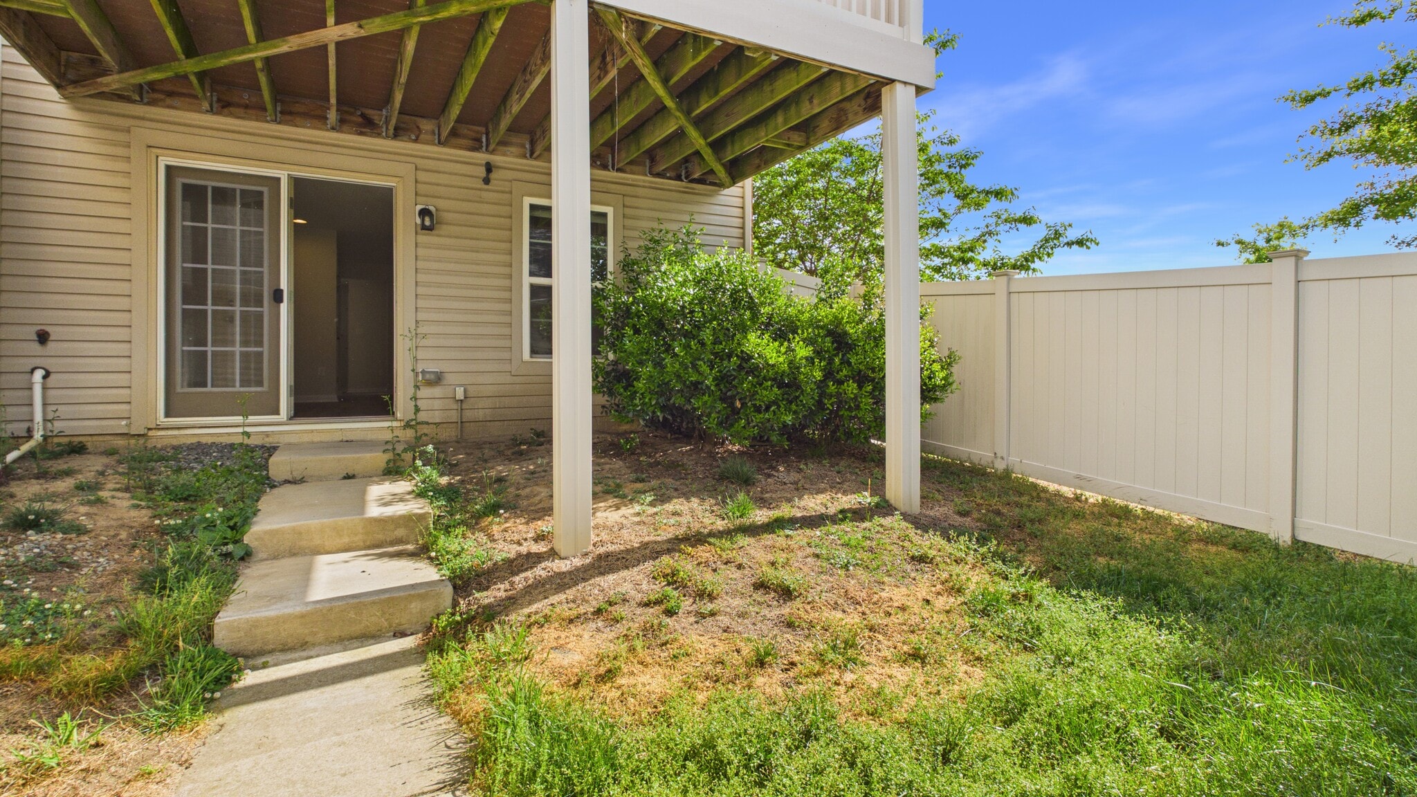 Building Photo - 5423 Saint Rita Dr