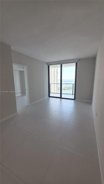 Building Photo - 501 NE 31st St