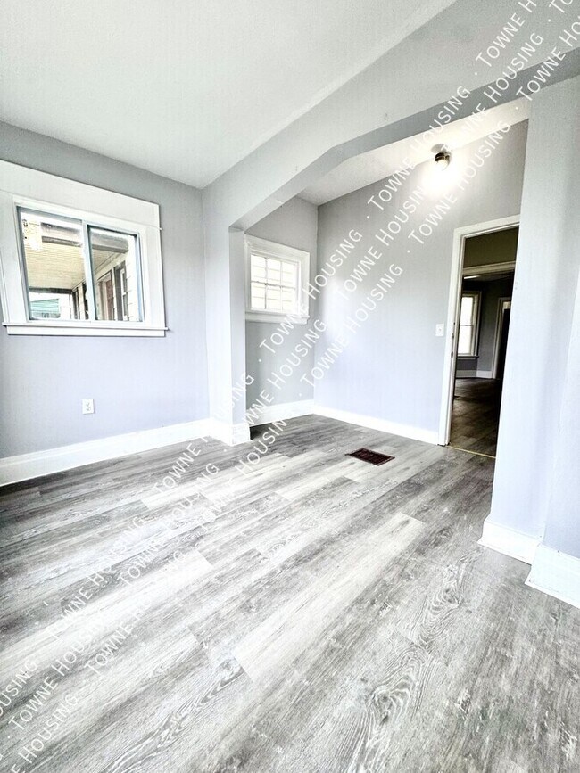 Building Photo - 339 Hampshire St