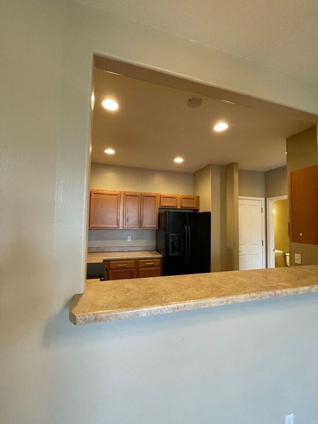 Building Photo - 2 bedroom townhome nestled in the heart of Fountain.