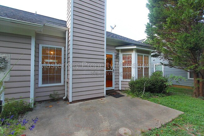 Building Photo - 309 Hallwood Ct
