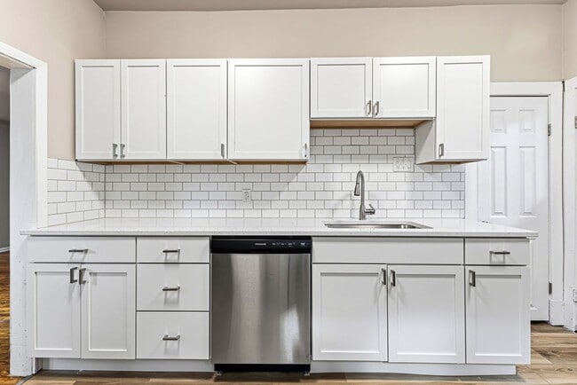 Building Photo - Remodeled 2-Bedroom Home in Saint Joseph with Off-Street Alley Parking