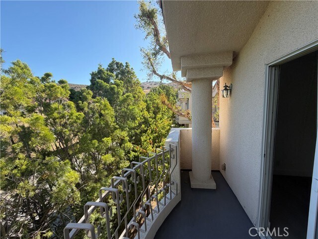 Building Photo - 5340 Las Virgenes Rd
