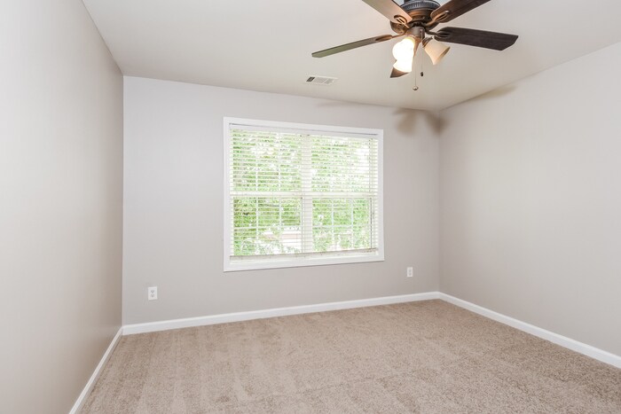 Building Photo - 39 Lenore Ct