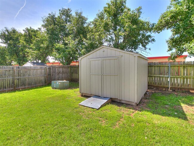 Building Photo - 5612 SE 87th St