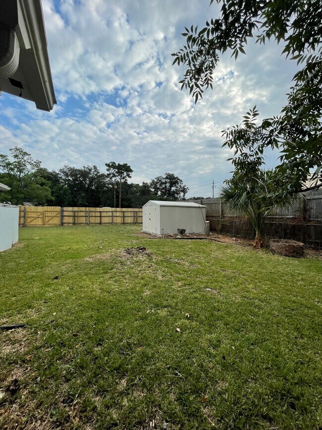 Building Photo - 48 Fawn Ln