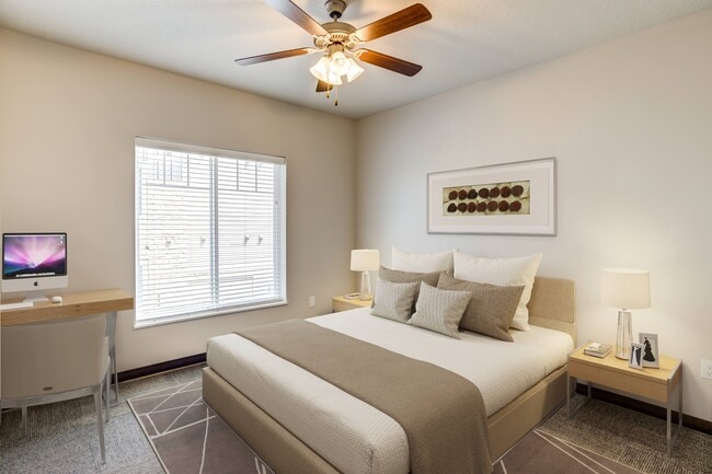 Building Photo - Fairway Flats