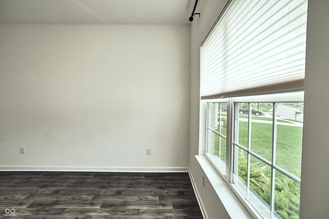 Building Photo - 681 N Crystal Dr