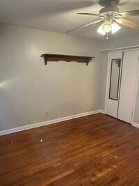 Building Photo - 844 Dent St