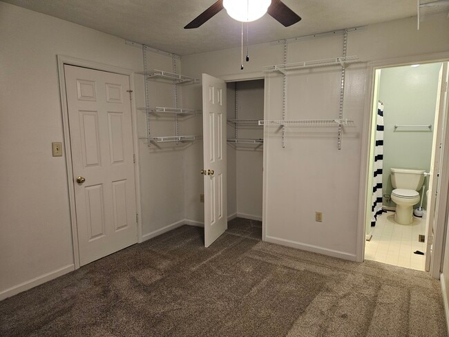 Building Photo - 584 Cromwell Ct
