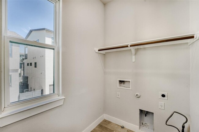 Building Photo - 5002 Pecan Springs Rd