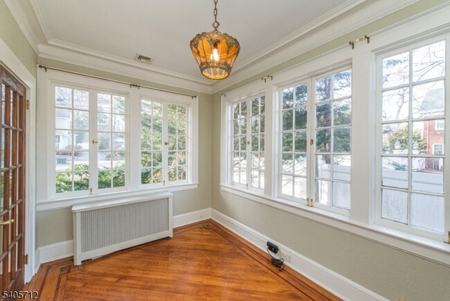 Building Photo - 479 Grove St