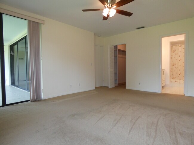 Building Photo - 3 SE Turtle Creek Dr