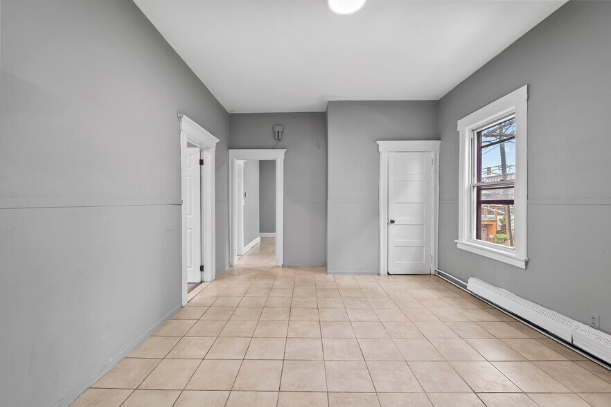 Building Photo - 237 20th Ave