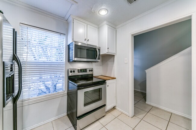 Building Photo - 2815 Welborn St