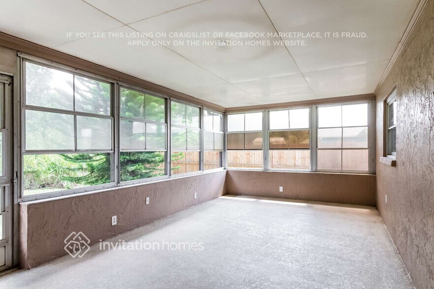 Building Photo - 5323 Winewood Dr