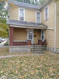 Building Photo - 4 bed 1 bath freshly refurbished and ready...