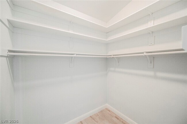 Building Photo - 490 Beaconwood St