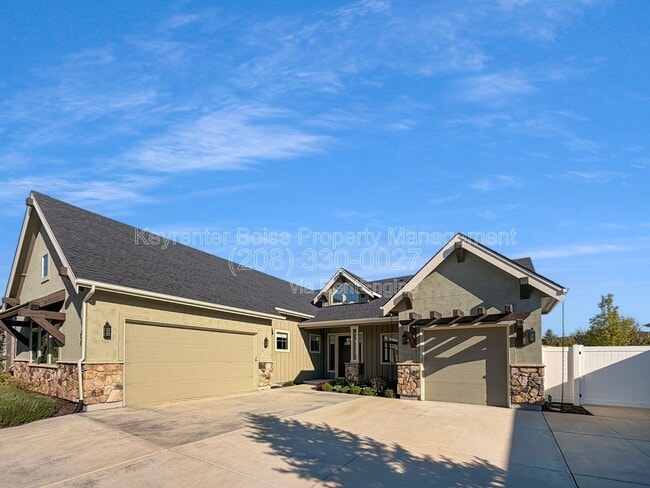 Building Photo - 8368 W Sparks Lake Dr