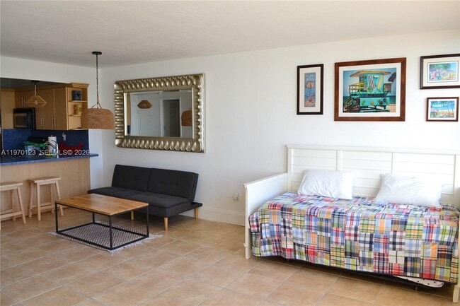 Building Photo - 2899 Collins Ave