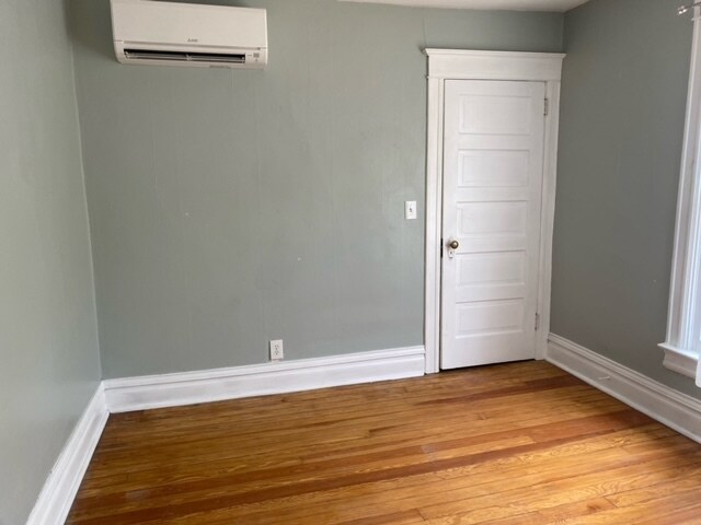 Upstairs Front Bedroom 10' x 14' - 2918 N Gaylord St