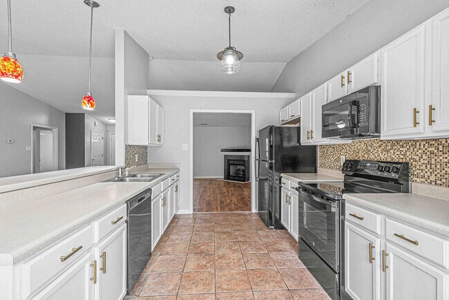 Building Photo - 118 Magnolia Ln