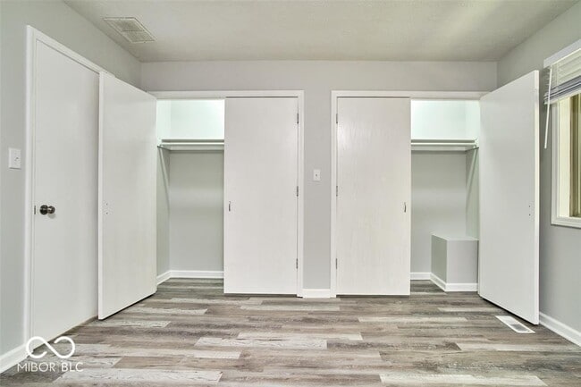 Building Photo - 9740 Lakeshore Dr E