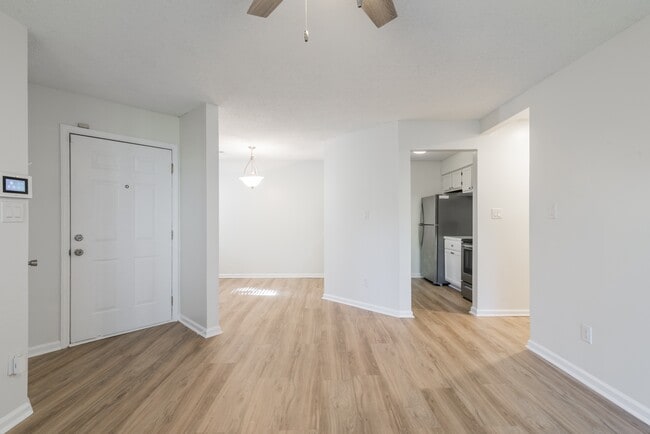 Building Photo - 2539 Stockbridge Dr