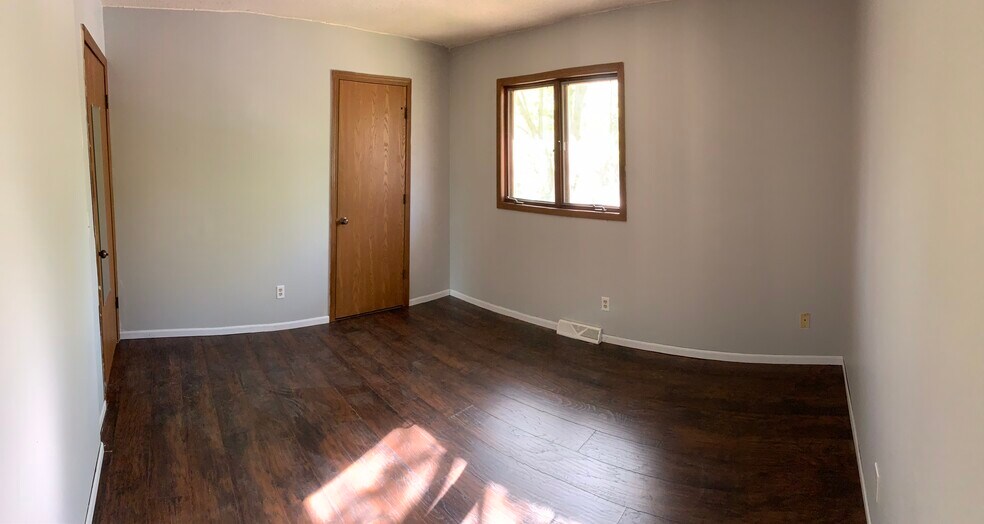 Bedroom - 315 Foxfire Dr