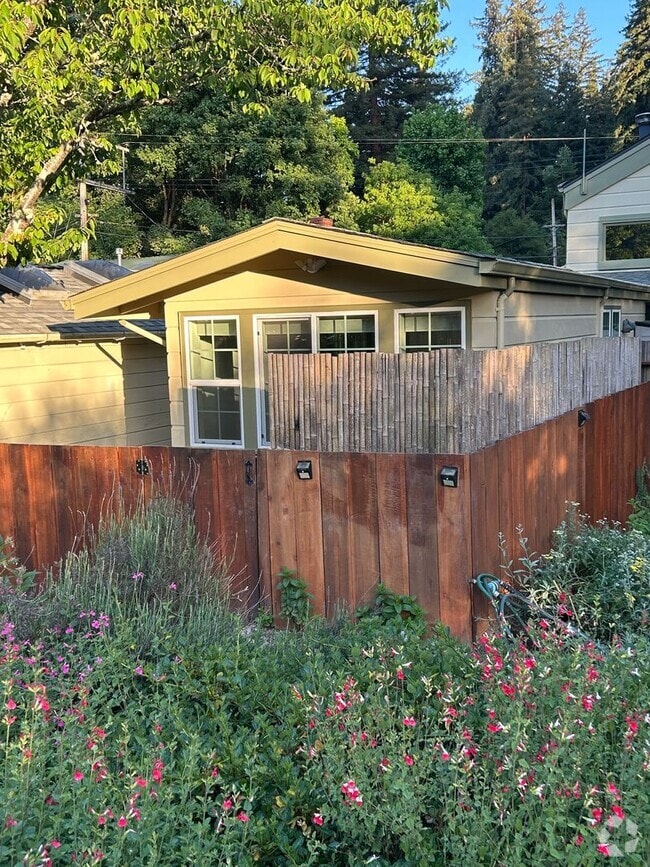 Building Photo - Tranquil Tiny House Living