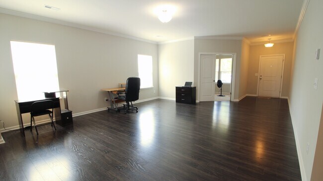 Building Photo - 3/2.5 House with Fenced-In yard and GORGEOUS interior!