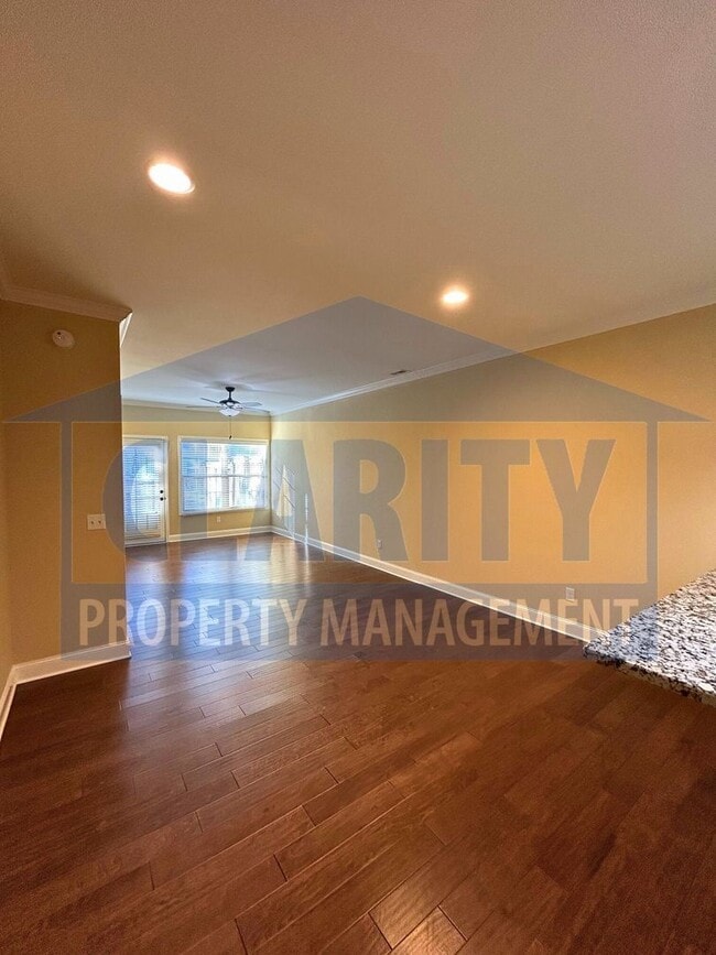 Building Photo - Beautiful two bedroom townhome!