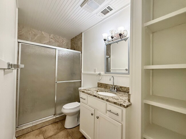 Building Photo - Charming 2 Bedroom 1 Bathroom Home for Rent!