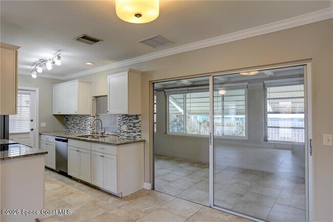 Building Photo - 866 Gilbert St