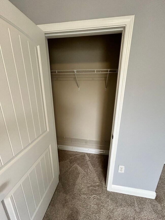 Building Photo - 7152 Riverbrooke St